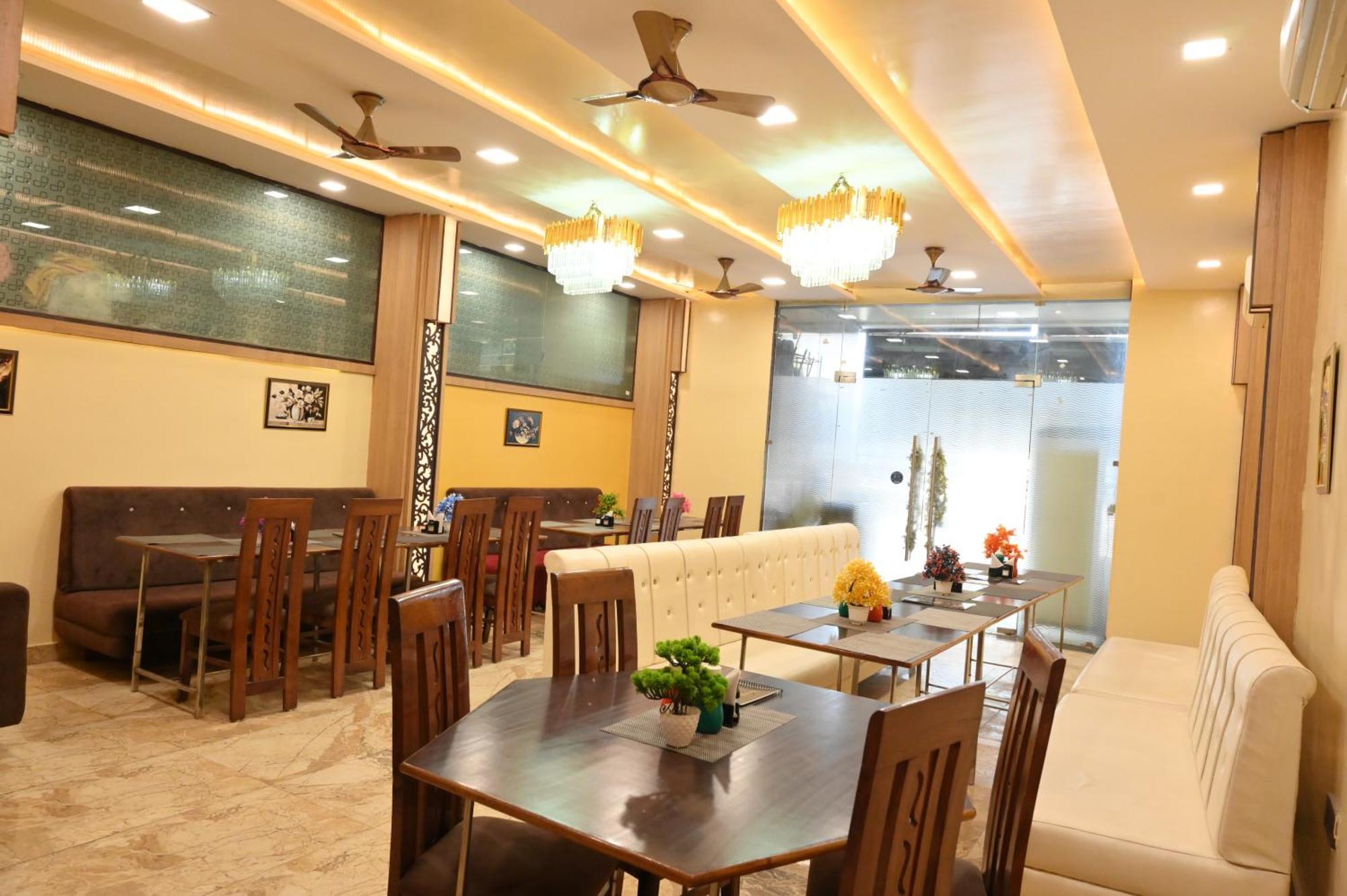 Hotel Riddhi Regency Lucknow Eksteriør bilde